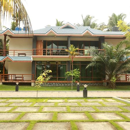 Lara Lake View Resort Thiruvananthapuram Exteriör bild