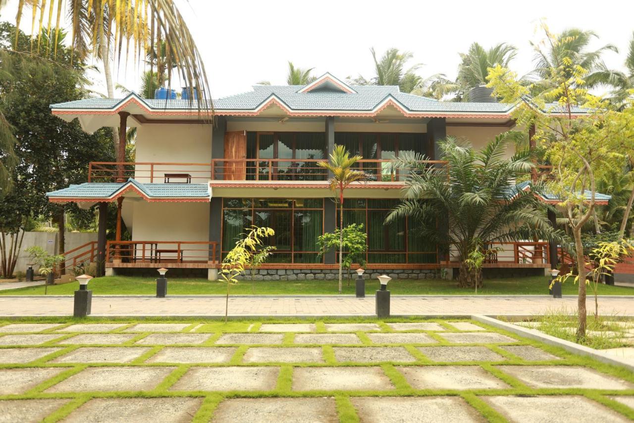 Lara Lake View Resort Thiruvananthapuram Exteriör bild