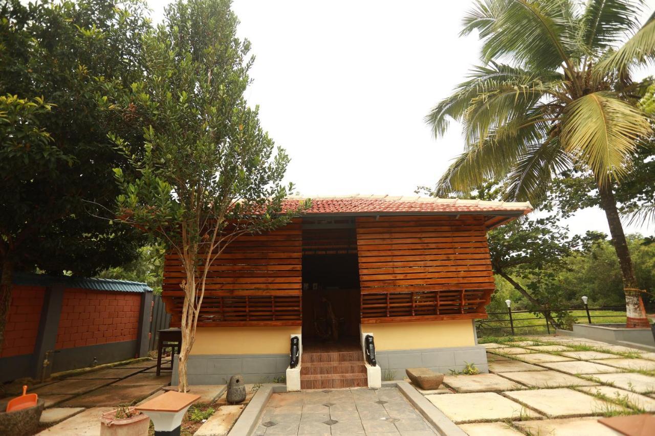 Lara Lake View Resort Thiruvananthapuram Exteriör bild
