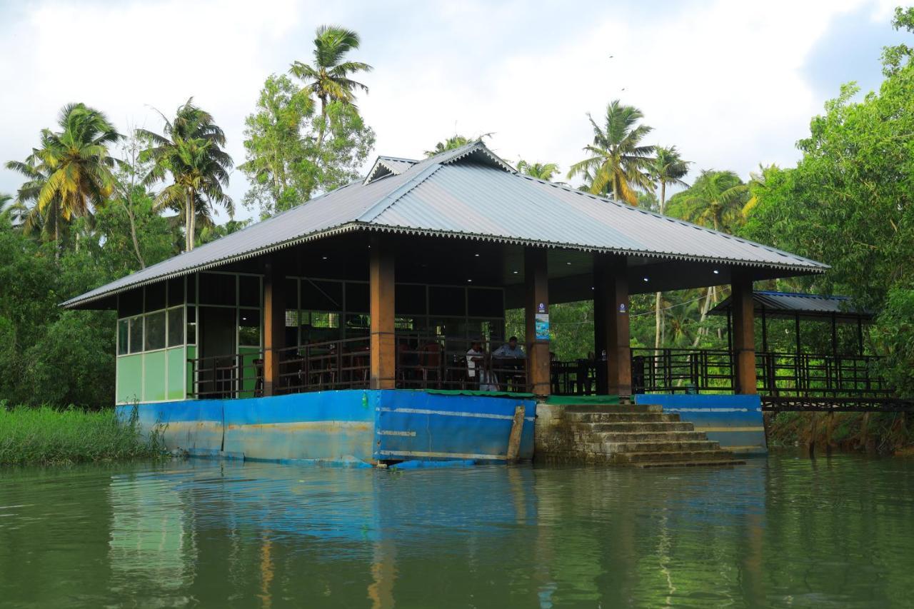Lara Lake View Resort Thiruvananthapuram Exteriör bild